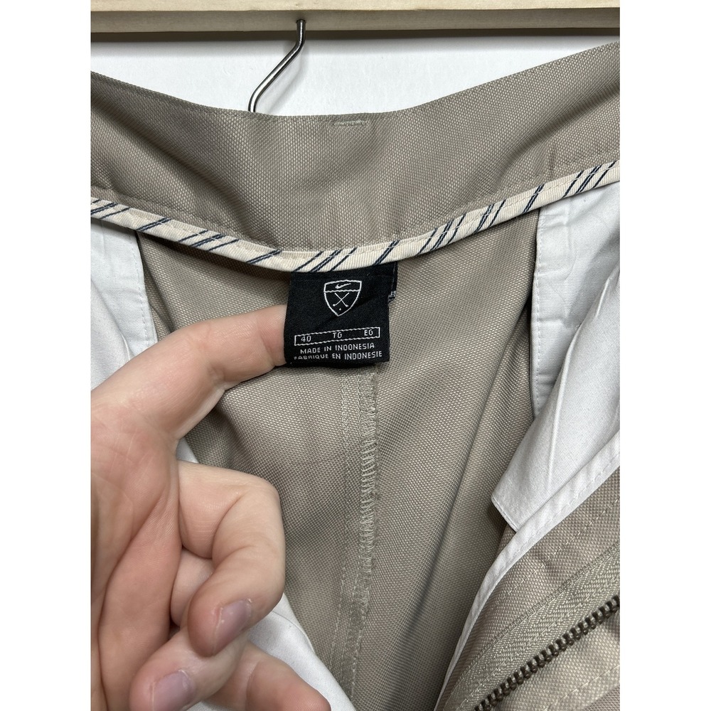 Nike Golf Men Size 40 Polyester Tan Performance Pleated Shorts - Picture 6 of 8